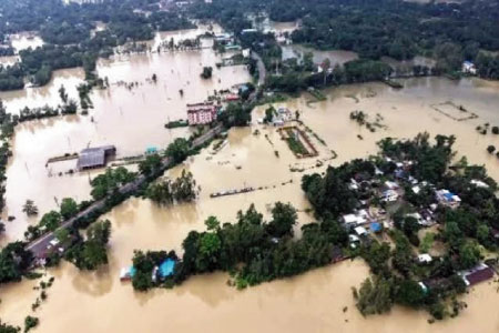 চট্টগ্রামের ১৫ উপজেলায় ভয়াবহ বন্যা : পানিবন্দি সাড়ে ৪ লাখ মানুষ
